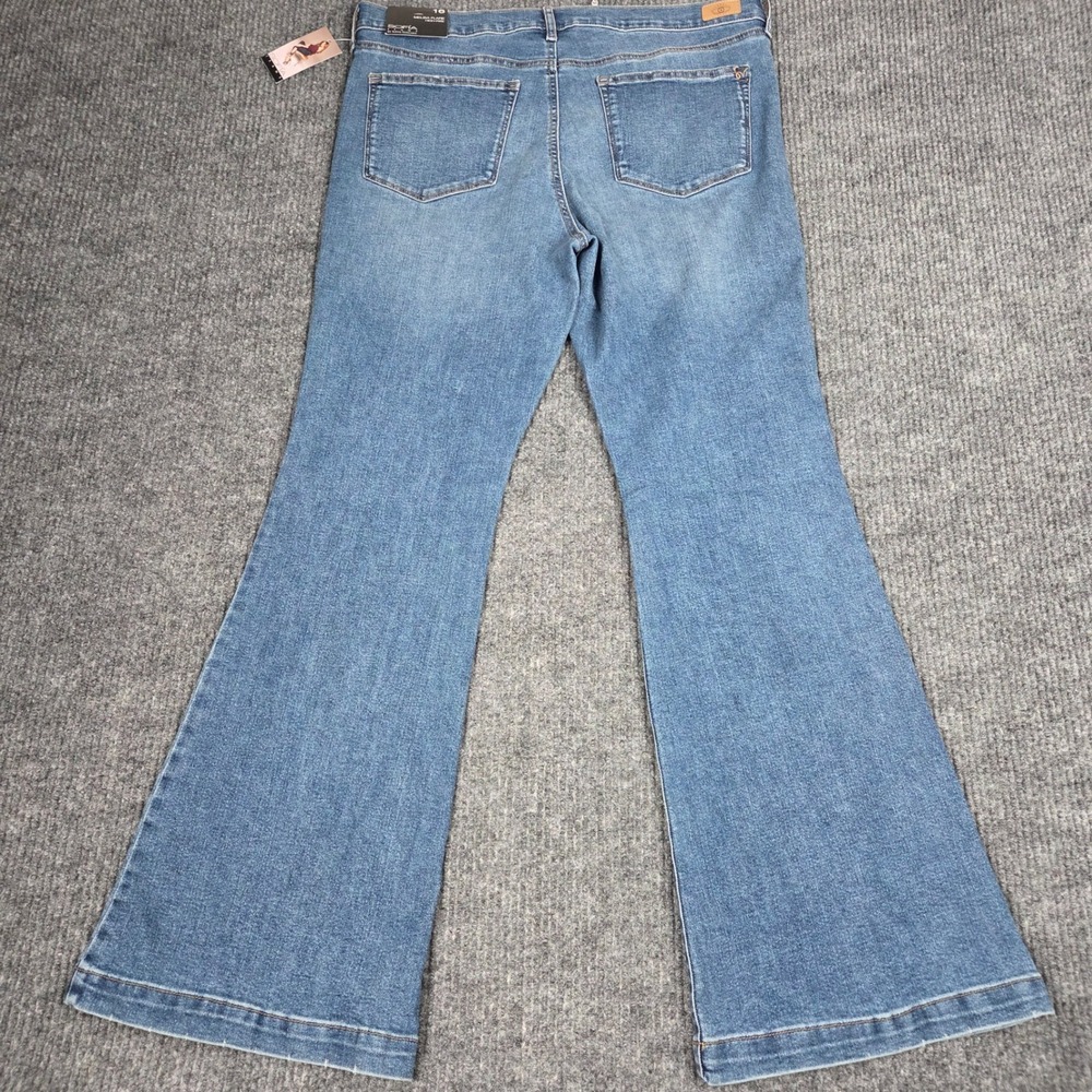 Sofia Jeans by Sofia Vergara Melisa Flare High Rise Medium Wash Denim Size 16 - Picture 2 of 9